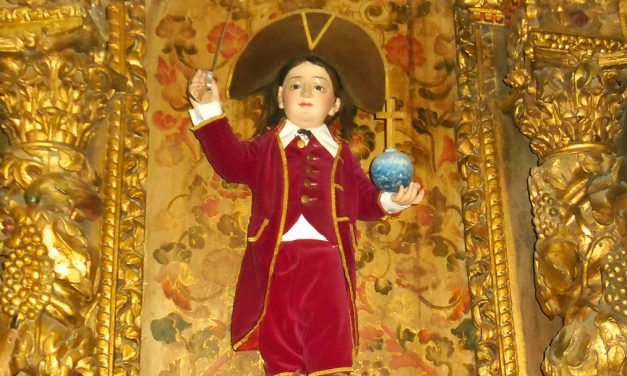 Menino Jesus vestido à Napoleão